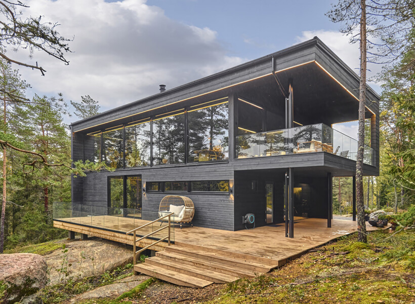 Individual modern log house